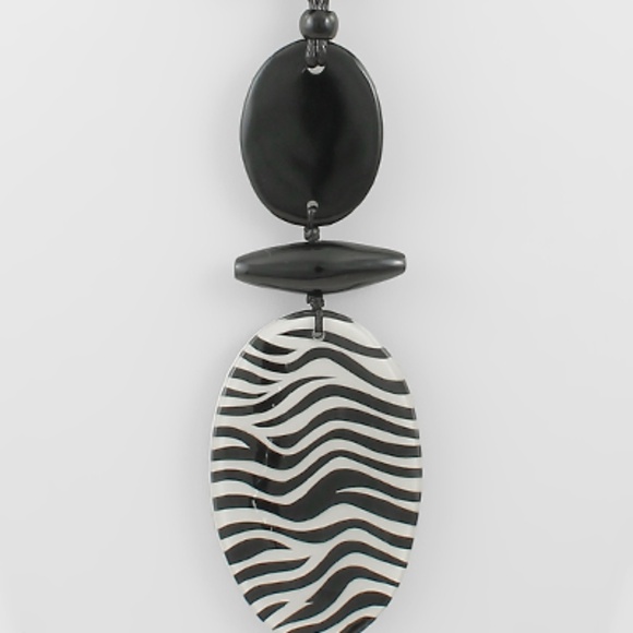 Zebra Printed Pendant Necklace - Picture 2 of 2